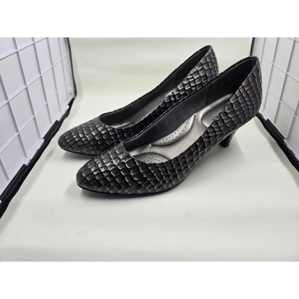 Coach and Four Women’s Gray and Black Snakeskin Heels Size 8.5